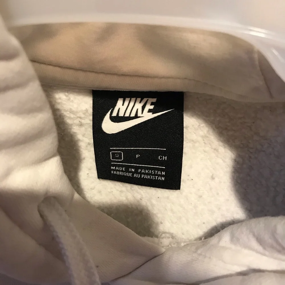 Men’s White Nike hoodie - Picture 4 of 4